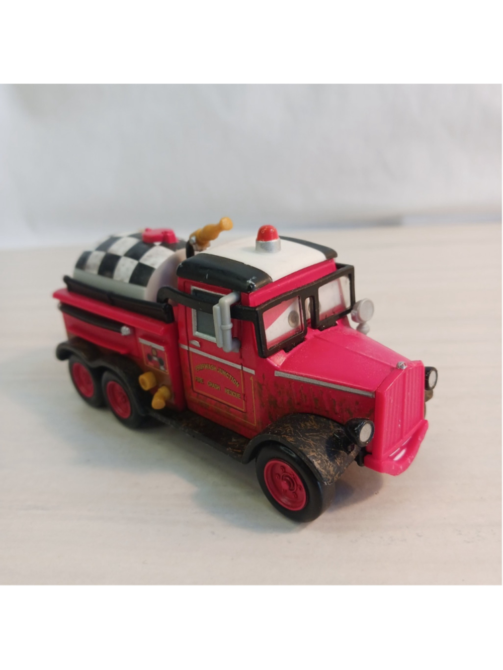 Disney Pixar Planes Mayday Fire Truck Fire & Rescue Diecast 1:55 Mattel - Picture 1 of 7